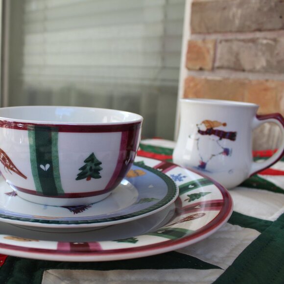 Pfaltzgraff Perennials Snow Bear Holiday Dish Set 16 pieces New in Box - Picture 4 of 11